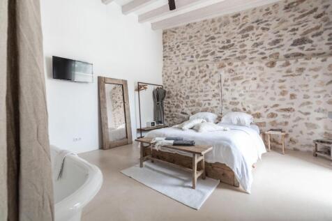 17-bedroom
