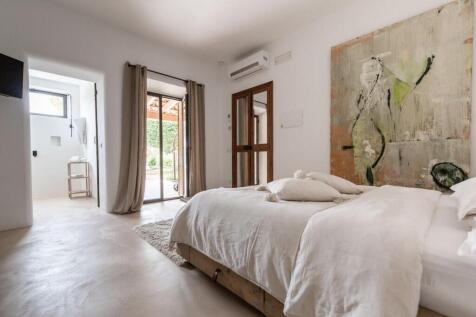 19-bedroom