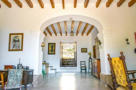 Interior (1)