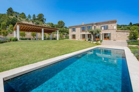 Exterior and Pool