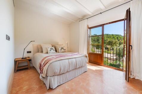 Bedroom (1)
