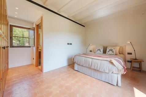 Bedroom (2)