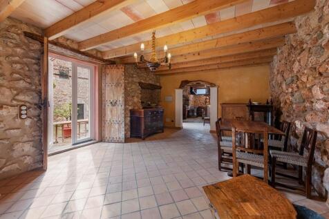 DINING ROOM 3