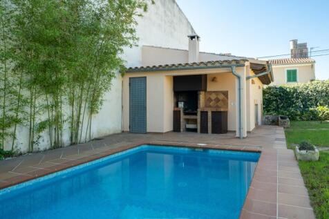Pool and Exterior
