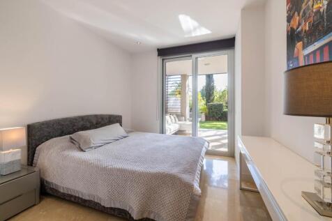 Bedroom (2)