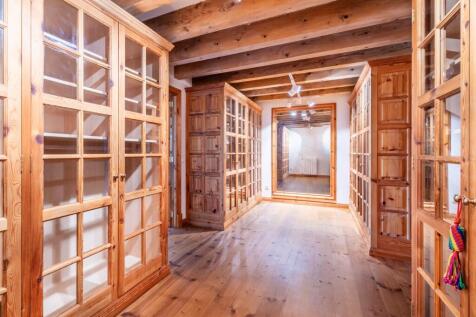 Dressing Room (2)