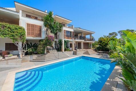 Exterior and Pool ne
