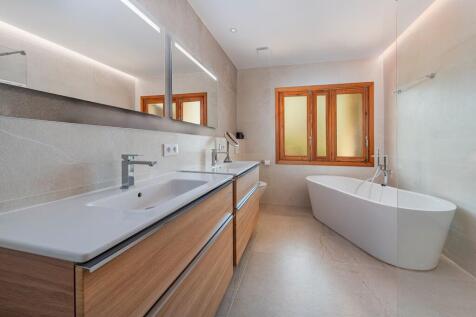 Bathroom new (1)