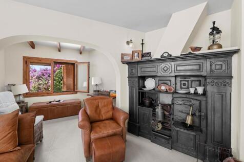 Living Room (1)
