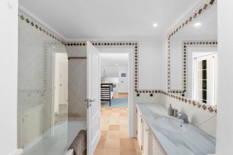 Bathroom (3)
