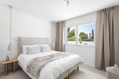 Bedroom (2)