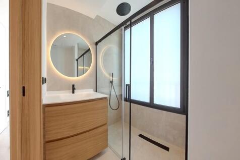 4A Bathroom 1