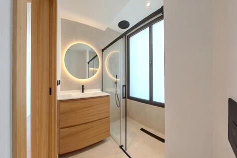 1A Bathroom 1