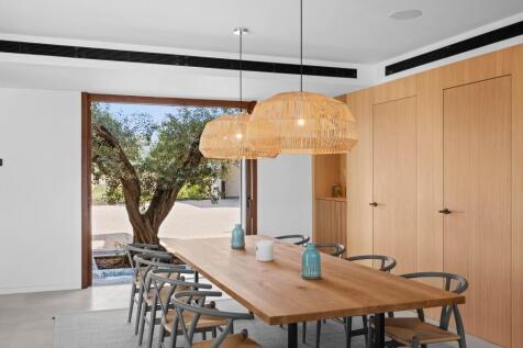 Dining (2)