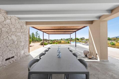 Alfresco Dining