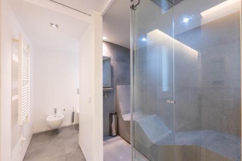 Bathroom (6)