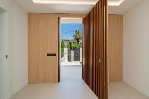 entrance door