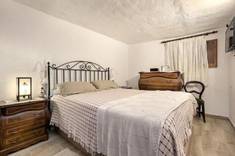 Bedroom (2)
