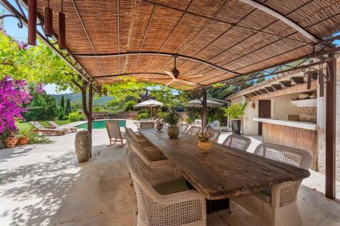 Covered terrace