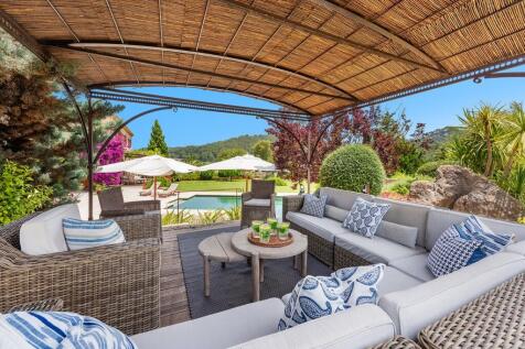 Covered terrace (2)