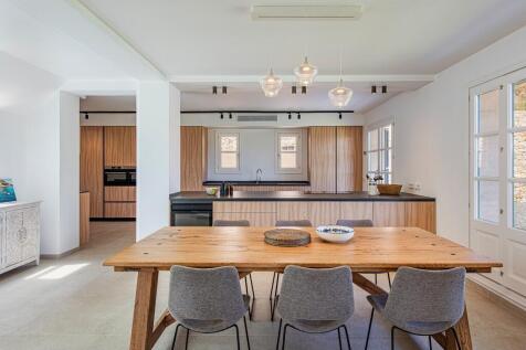 Dining (1)