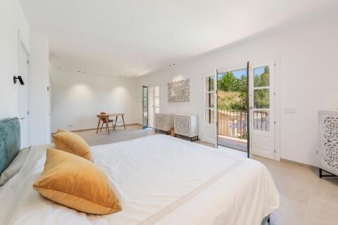 Bedroom (2)