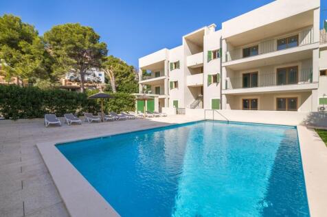 Exterior and Pool (3