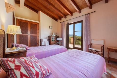 Bedroom (2)