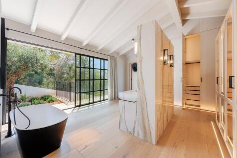 Bathroom (3)