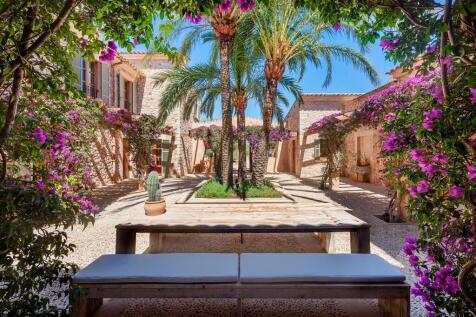 Courtyard (2)