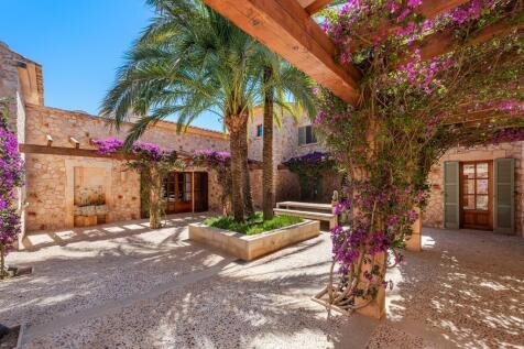 Courtyard (1)
