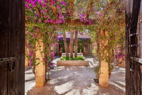 Courtyard (3)