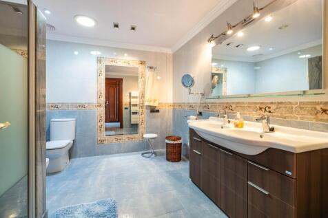 Bathroom (4)