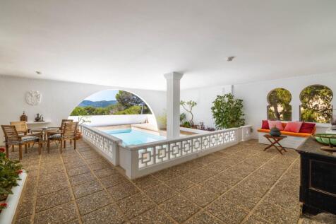 Covered Terrace
