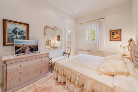 Bedroom (1)