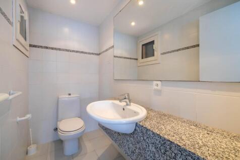 Bathroom (3)