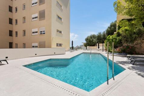 Pool and Exterior (1