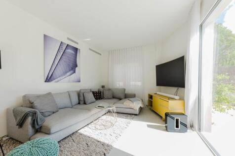 Living (3)