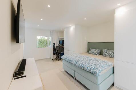 Bedroom (8)