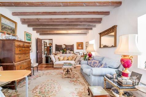 Living Room (2)