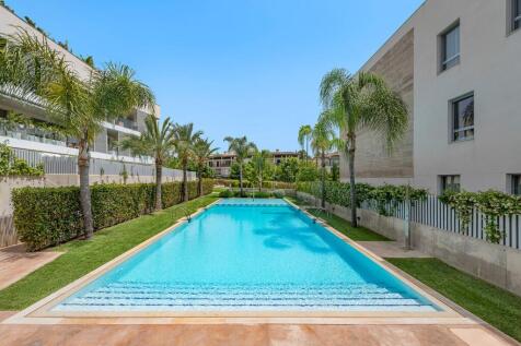 Exterior and Pool (1