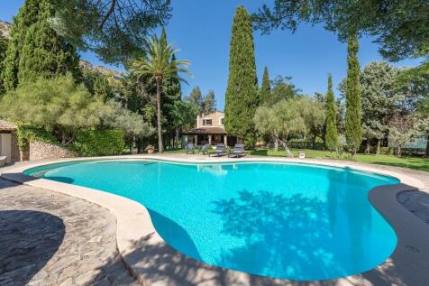 Pool and Exterior (1