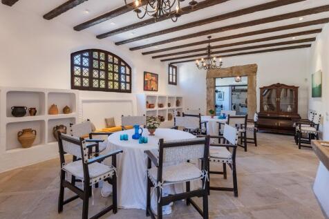 Dining (1)