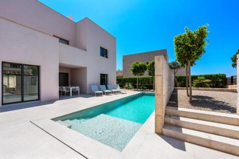 Pool and Exterior (1