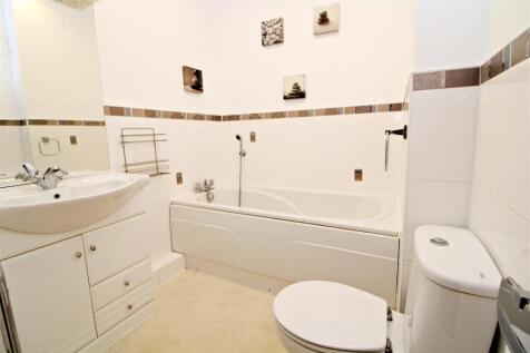 Bathroom.JPG