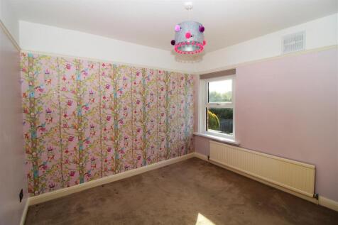 Bedroom 2.JPG