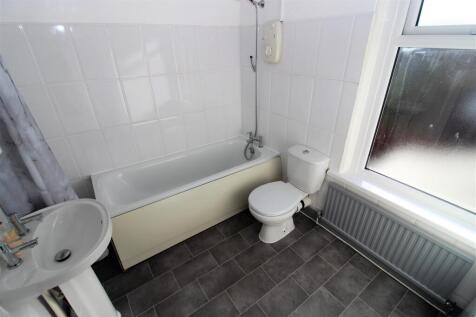 Bathroom .JPG