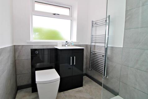 Shower Room.JPG