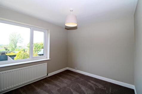 Bedroom 2.JPG