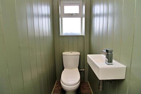 Ground Floor WC.JPG